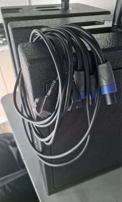 SISTEM RCF EVOX 8, sistem boxe sunet tip coloana cu subwoofer de 12"