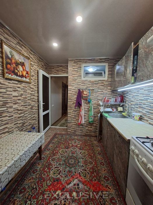 Продаётся 3х комнатная квартира. Дом кирпичный. Первый этаж