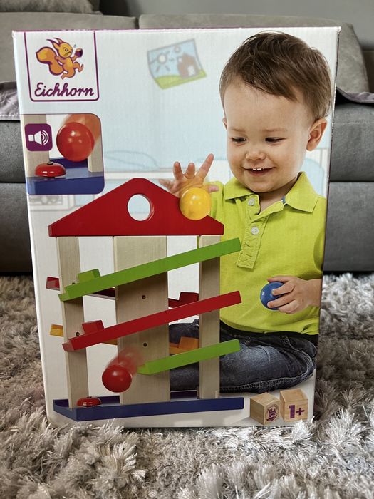 Дървена играчка с топчета