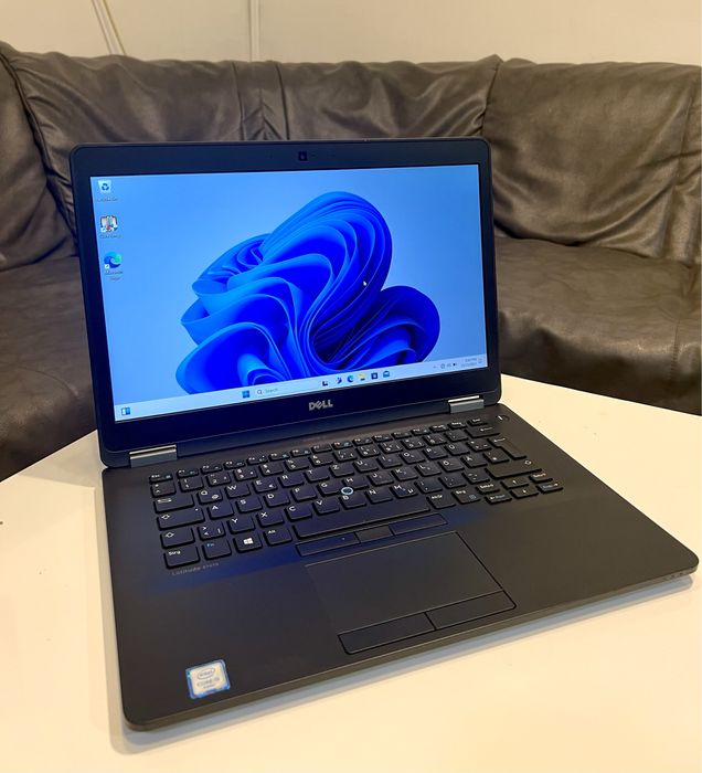 Laptop Dell Latitude E7470 – Eleganță și Performanță