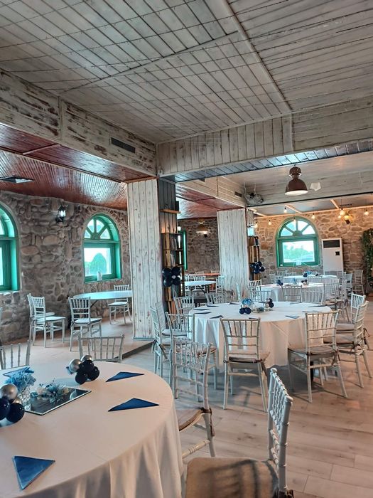 Изработка на празнична украса с балони за абитуриентски балове и др.