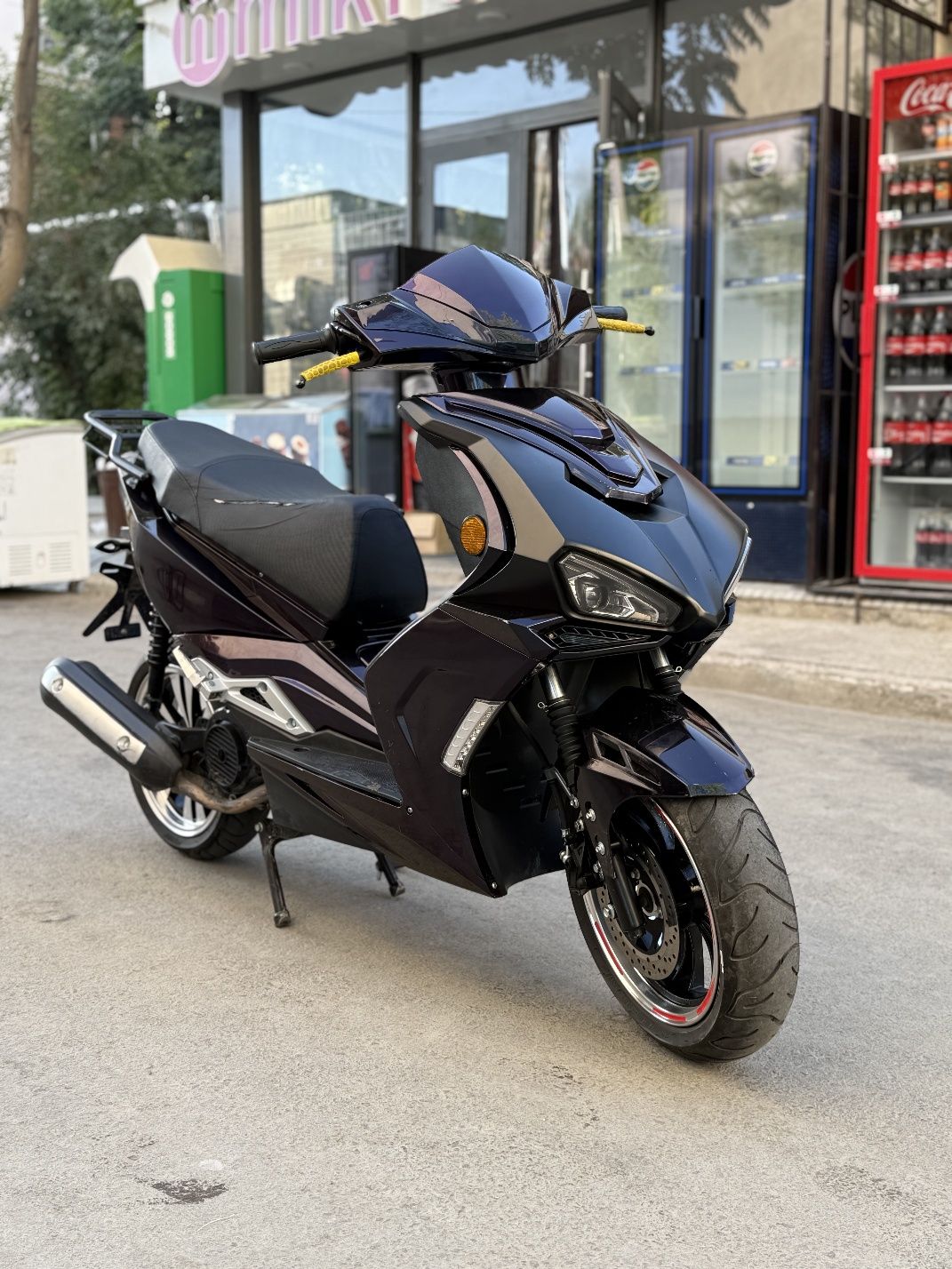 Skuter Italiya r2