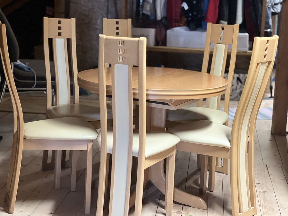 Masa +6 scaune extensibila lemn masiv si piele
