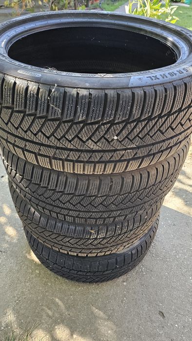 Vând anvelope Continental 225/45 R18 in stare foarte