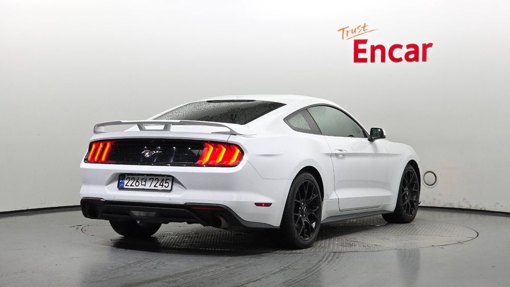 Ford Mustang!   Лучший вариант для первой машины