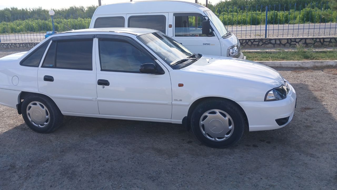 Nexia 2 1,6 luks