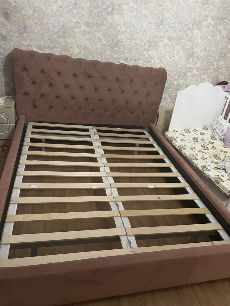Продам кровать +манеж в подарок