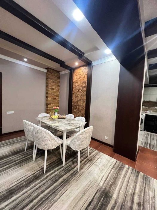 Продается 4х комнатная квартир Ц квартал