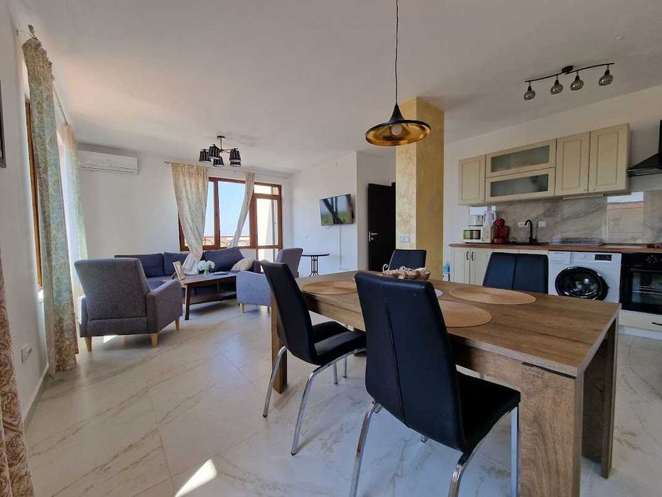 Продава се Тристаен апартамент в Балчик - 117 кв.м за 898 €/кв.м - Снимка #1