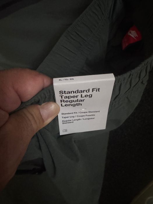 Pantaloni Nike  Tech