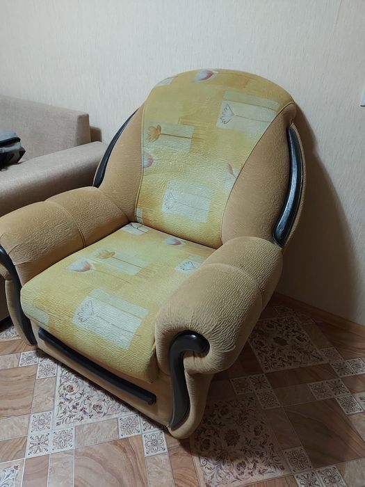2 шт кресла б/у.