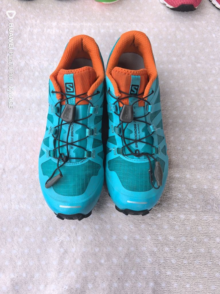 Страхотни женски маратонки asics и salomon номер 36.