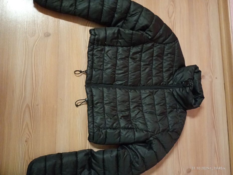 Дамско късо черно яке