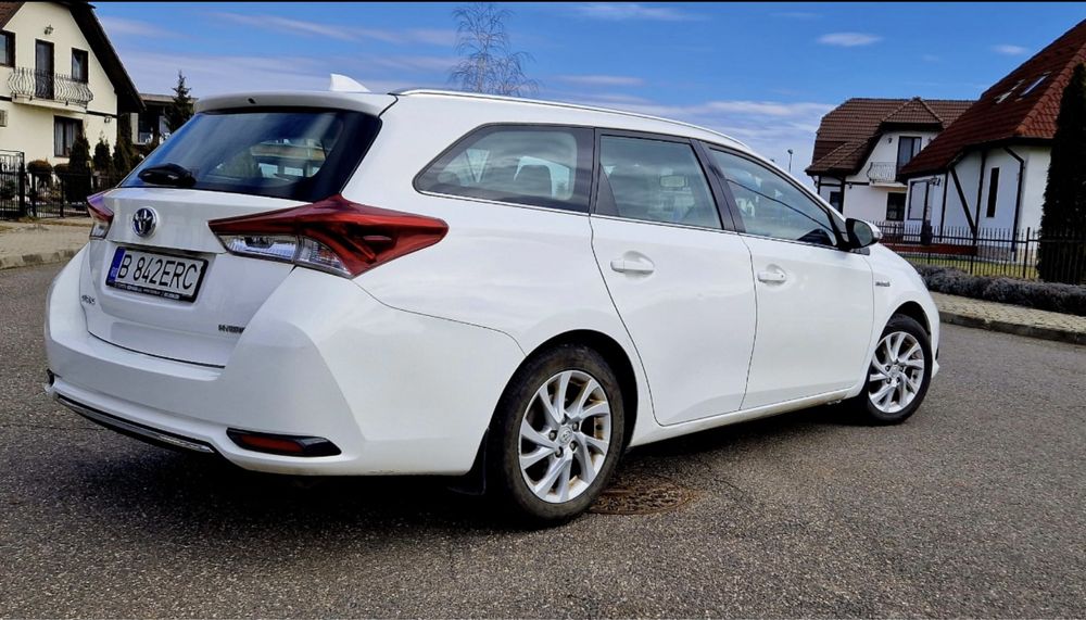 Toyota Auris 1.8 VVT-i Hybrid