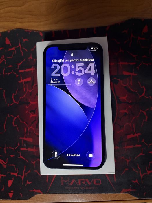Vând Iphone 12.