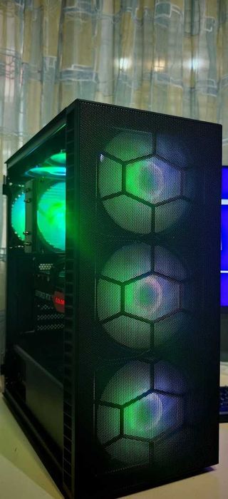 Добро Геймърско РС Ryzen 7 5800X/32Gb/1TB nVme/RТX 3070/Гаранция