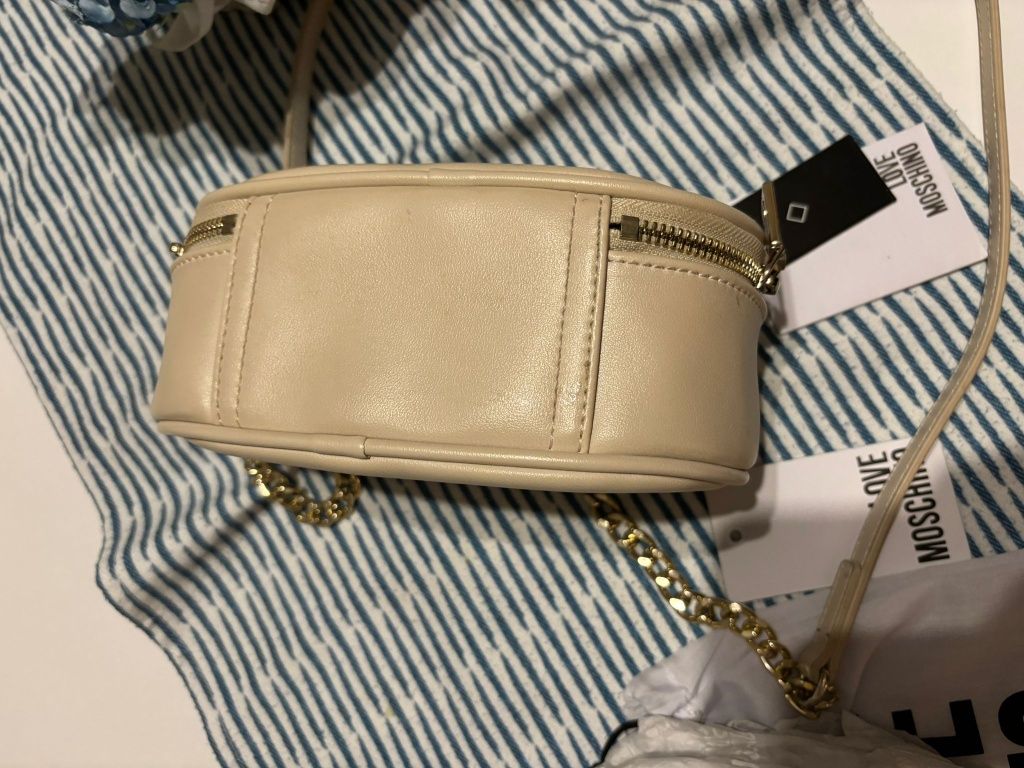 Оригинална чанта Love Moschino