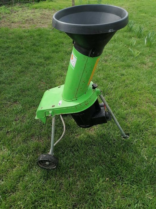 Tocator de mere , crengi resturi vegetale AL-KO