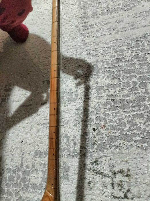 Домбыра в хорошем состоянии