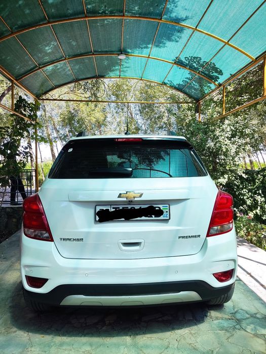 Tracker 1 2019 premier full