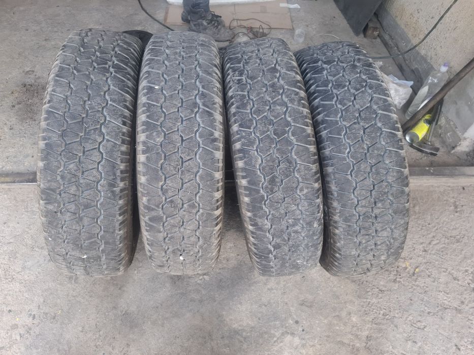 Гуми 205/75/16c  Ласса