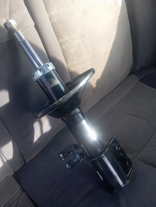 Новые Амортизаторы передние