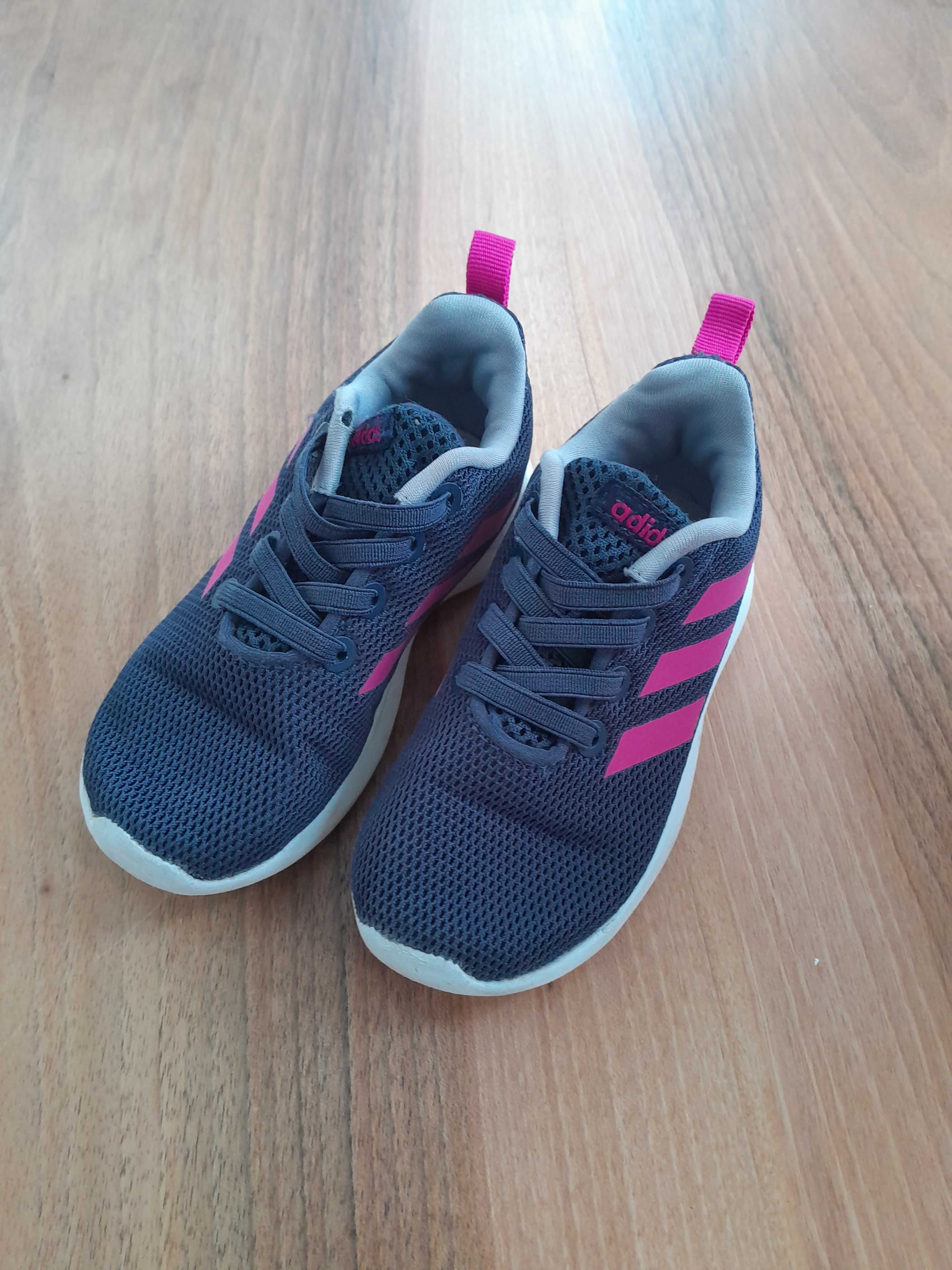 Adidasi adidas marimea 23.