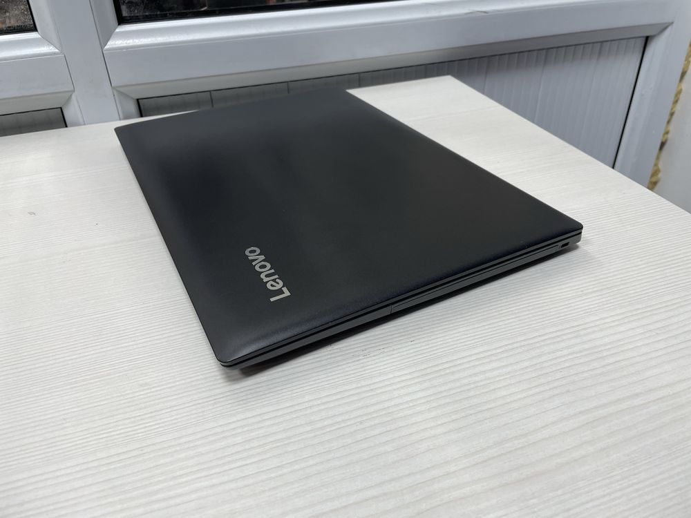 Ноутбук lenovo core i5-7th Озу 8gb SSD 256gb быстрый унверсальный
