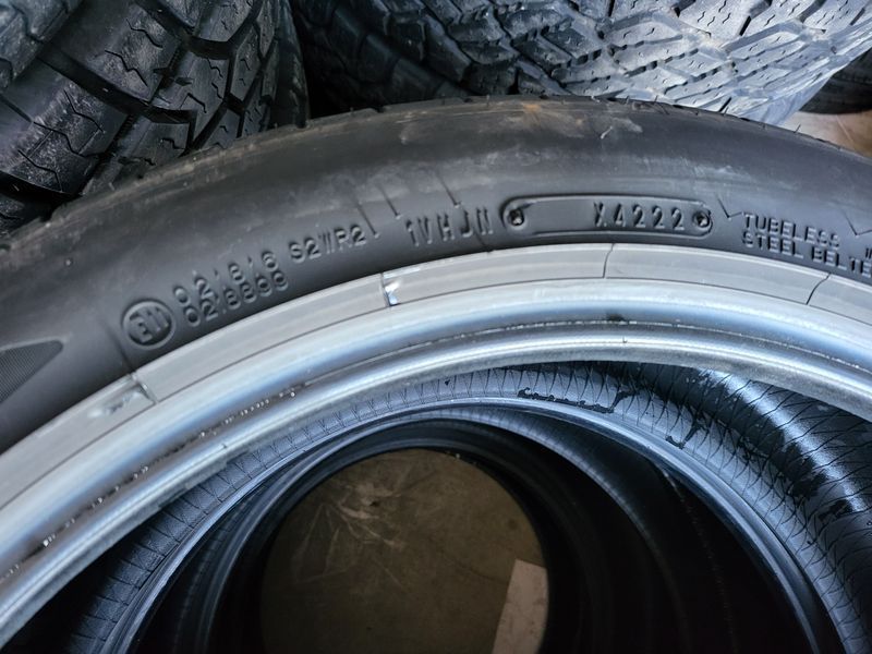235/45/19 DUNLOP 4бр