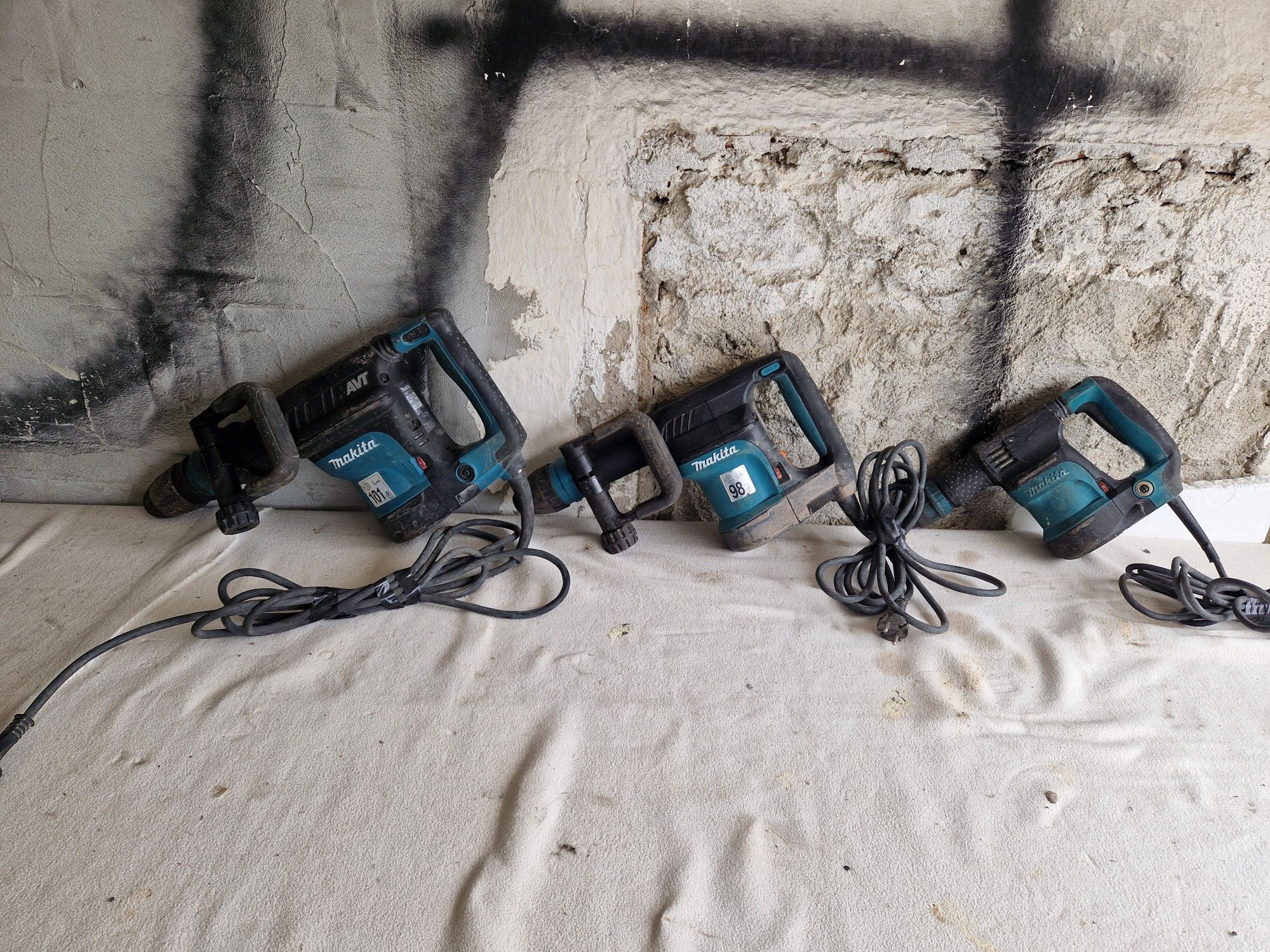 Ciocan demolator Makita