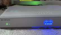 Vând router business class Cisco C1111-4P, nefolosit