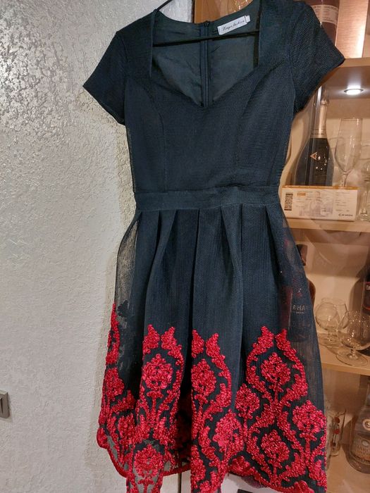 Продам красивое коктейльное платье/ вечернее платье размер 42-44