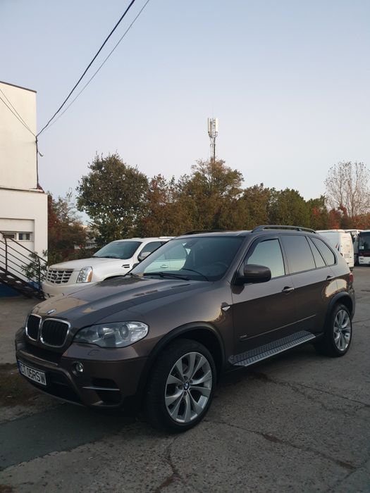 Bmw x5 xdrive fulll option! Motor nou! Vand/schimb cu teren