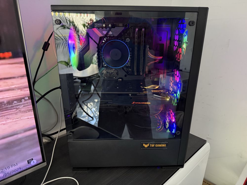 Vand schimb PC Gaming i5 16Gb Ram GTX 1070 8Gb SSD 512Gb RGB