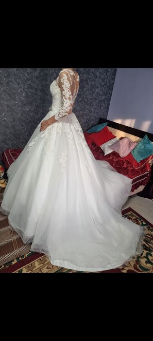 Шикарное платье продам.