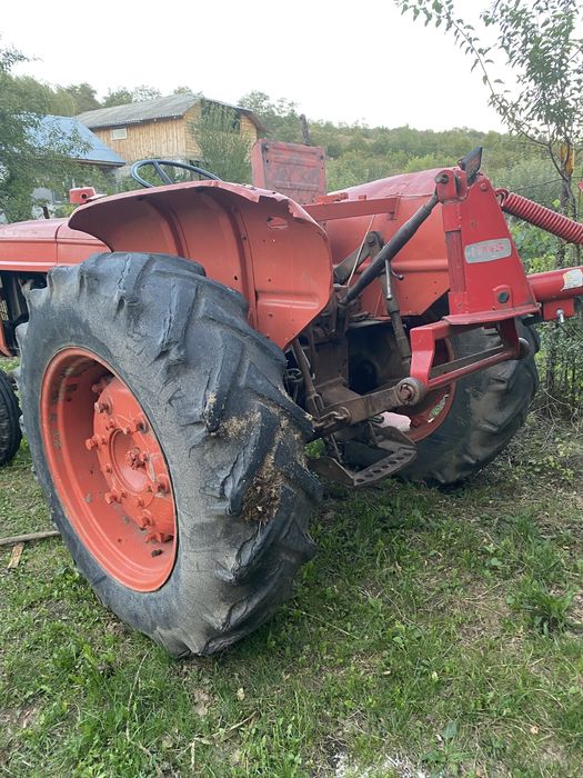 Vând tractor fiat 615