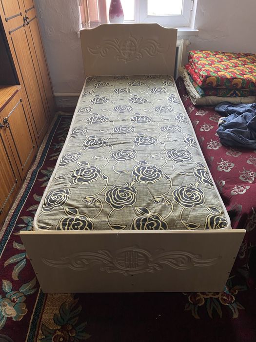 Кровать 30.000 с матрасом