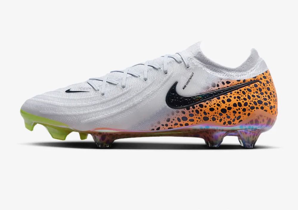Футболни бутонки Nike Phantom