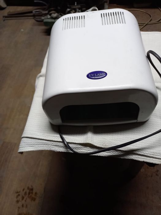 Лампа для маникюра и смеситель для салонов красоты