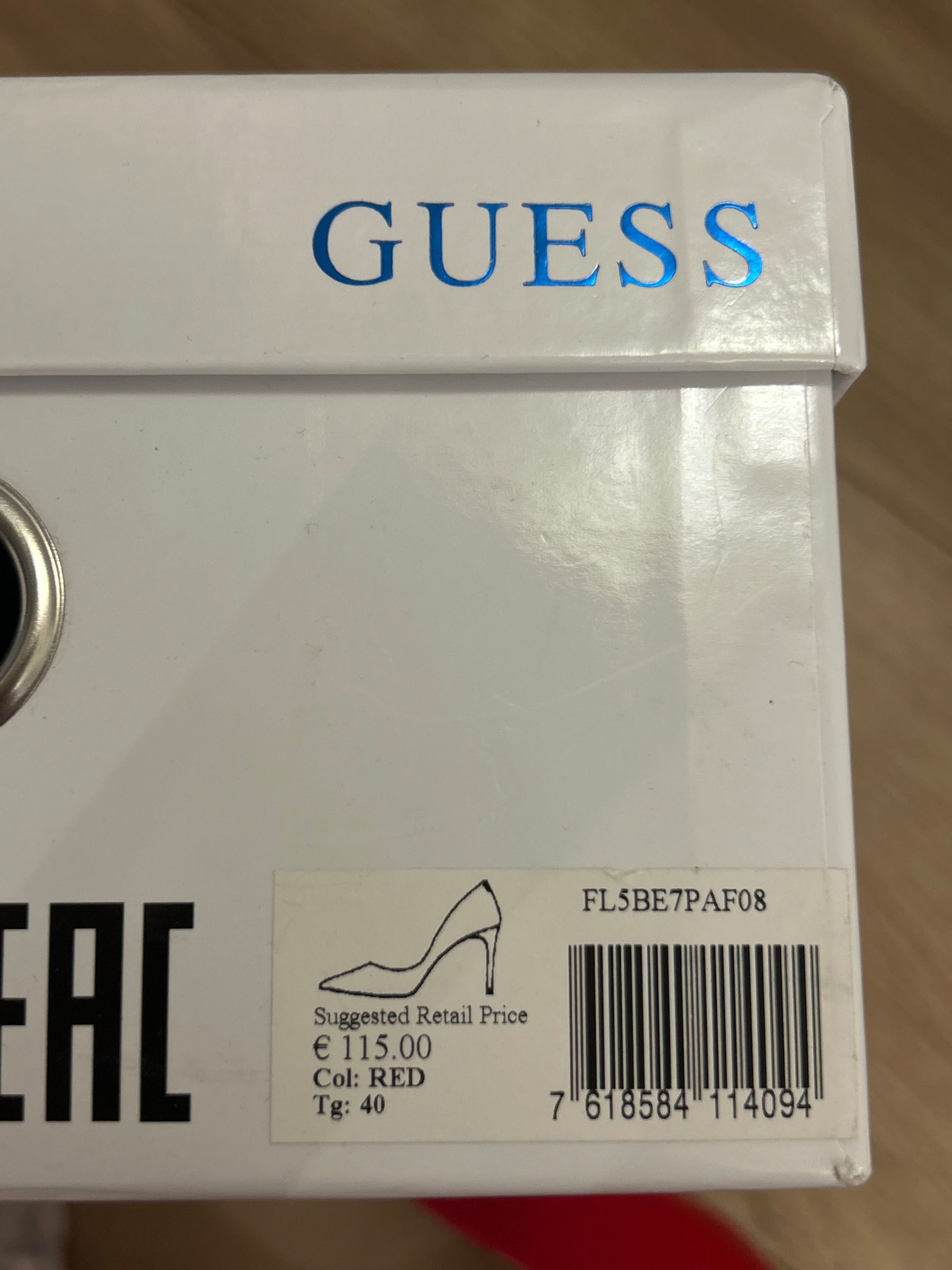 Елегантни обувки GUESS