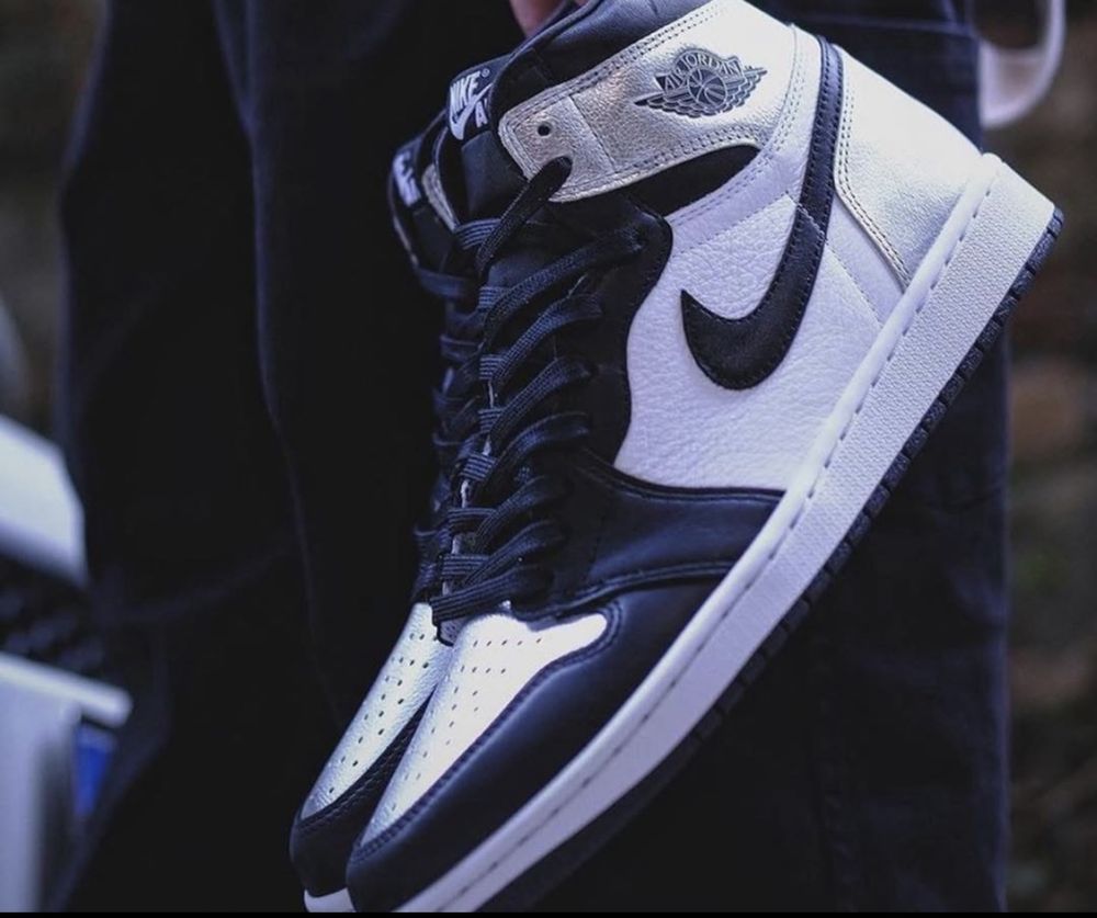 Air Jordan 1 Retro High Silver Toe Metallic