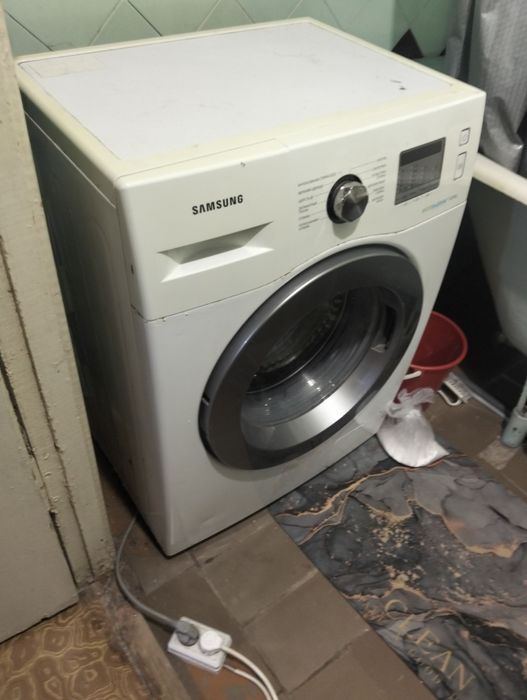 Продам стиральную машину