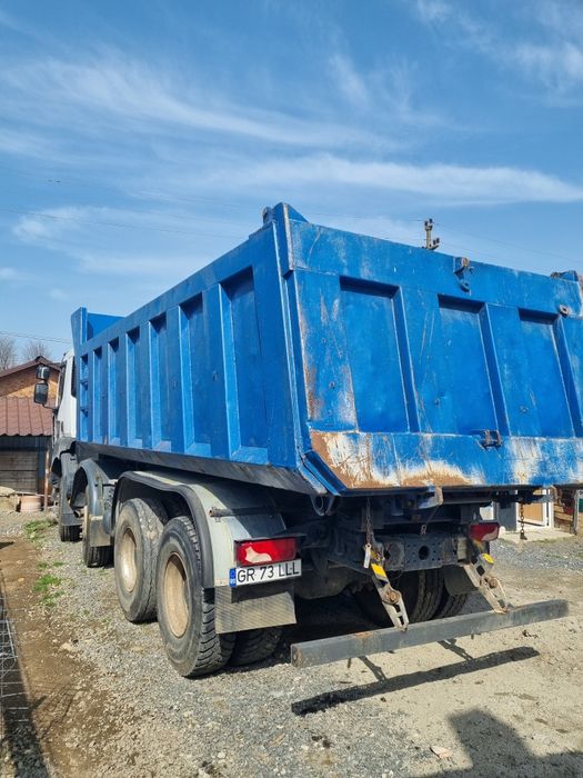 Vand Renault Kerax 440 dxi bascula 8x4 motor și cutie Volvo