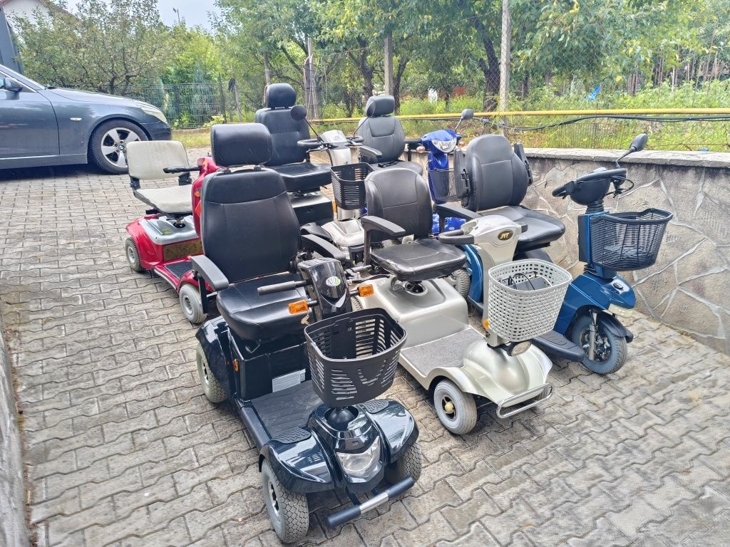 Carucior electric handicap scuter batrani dizabilitati carut triciclet