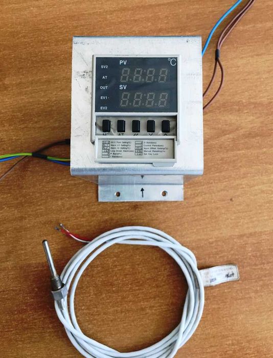 Продавам Термо контролер с Температурен датчик Платина 100 Pt100!!!