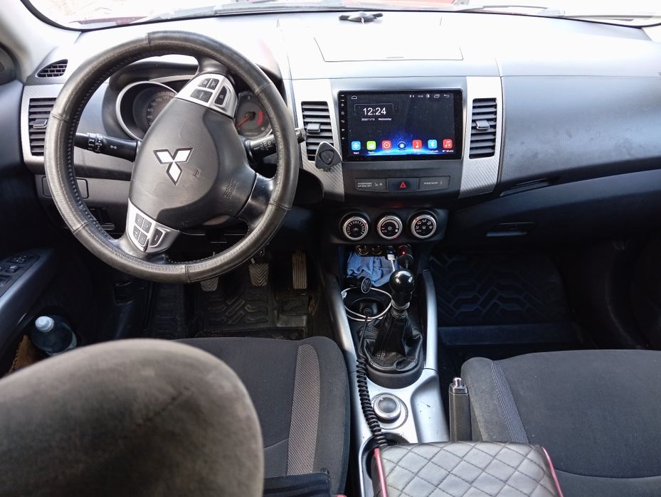 Vând Mitsubishi Outlander - 2.0 - |4x4| - 2009