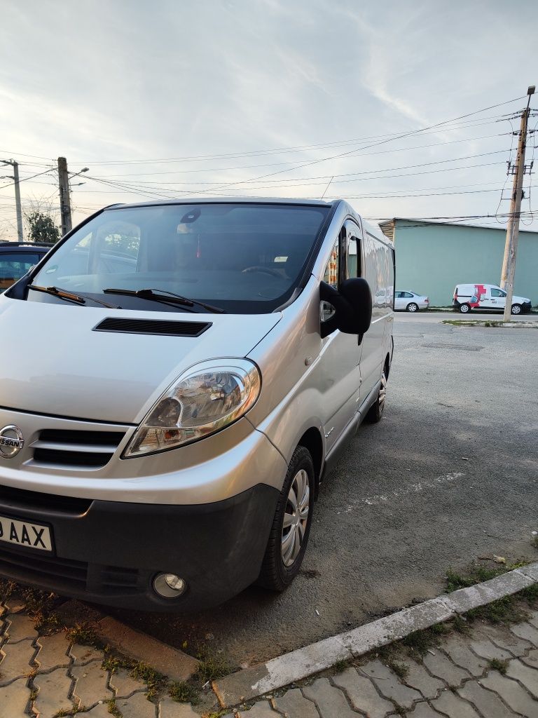 Nissan Primastar , identic Vivaro , Renault trafic