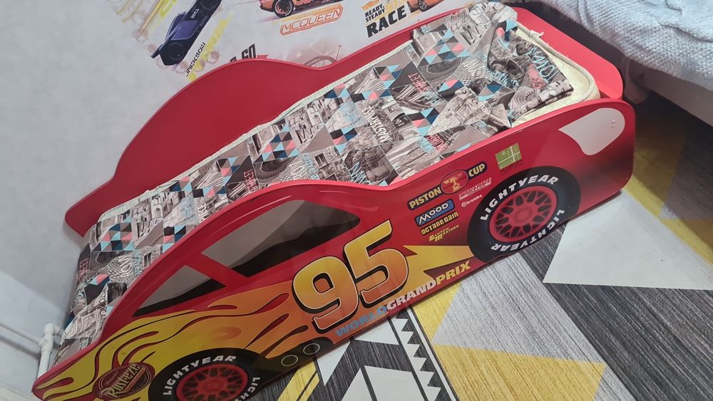 Продам кровать молния маккуин