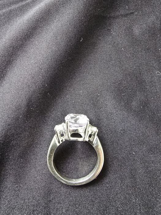 Inel masiv argint 925, piatră mare+2 laterale – model vintage elegant