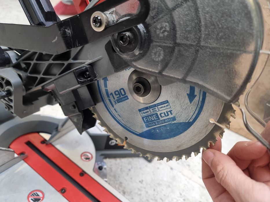 Fierastrau Circular Stationar Milwaukee M18 FMS 190 Acumulator 18V